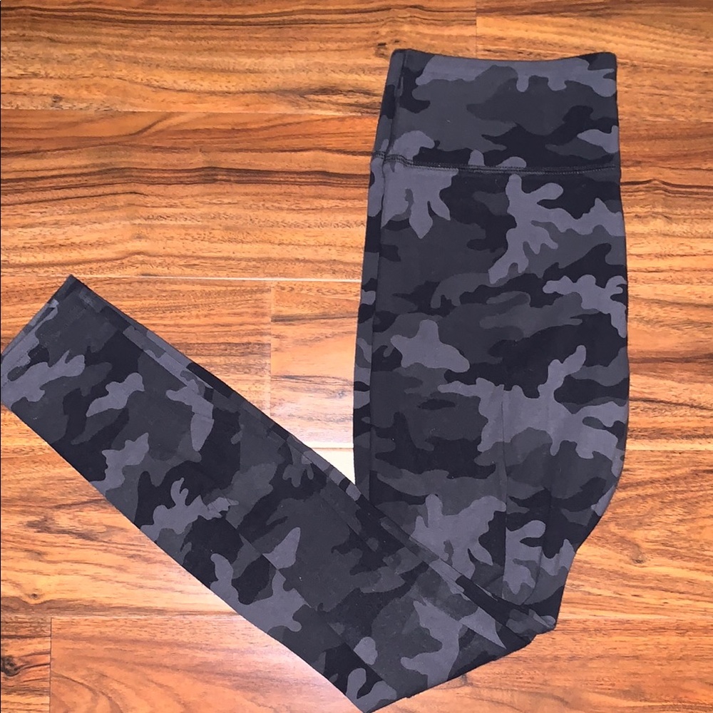 Wild Fable Black and Gray Camouflage Leggings